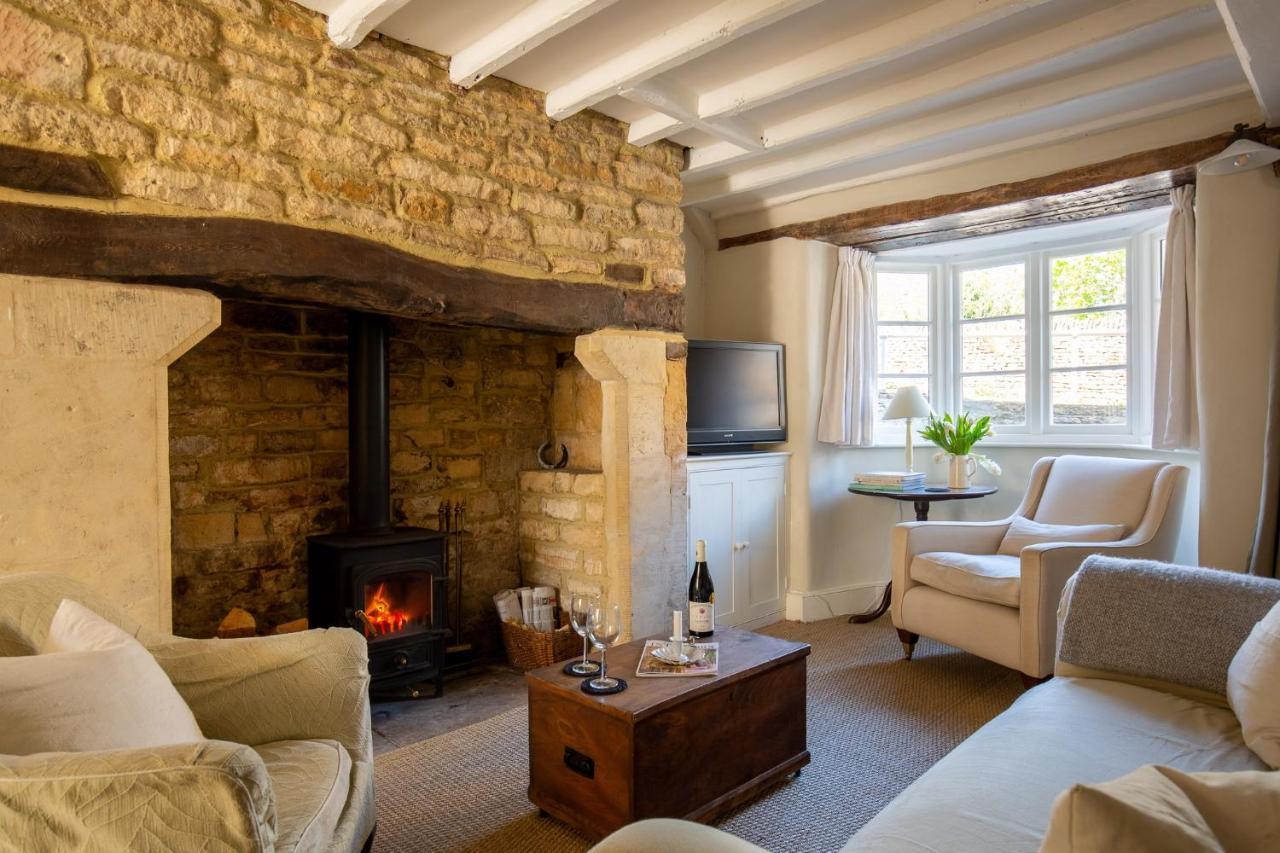 Gleneda Cottage - A Renovated, Traditional Cotswold Cottage Full Of Charm With Fireplace And Garden Bourton on the Hill エクステリア 写真