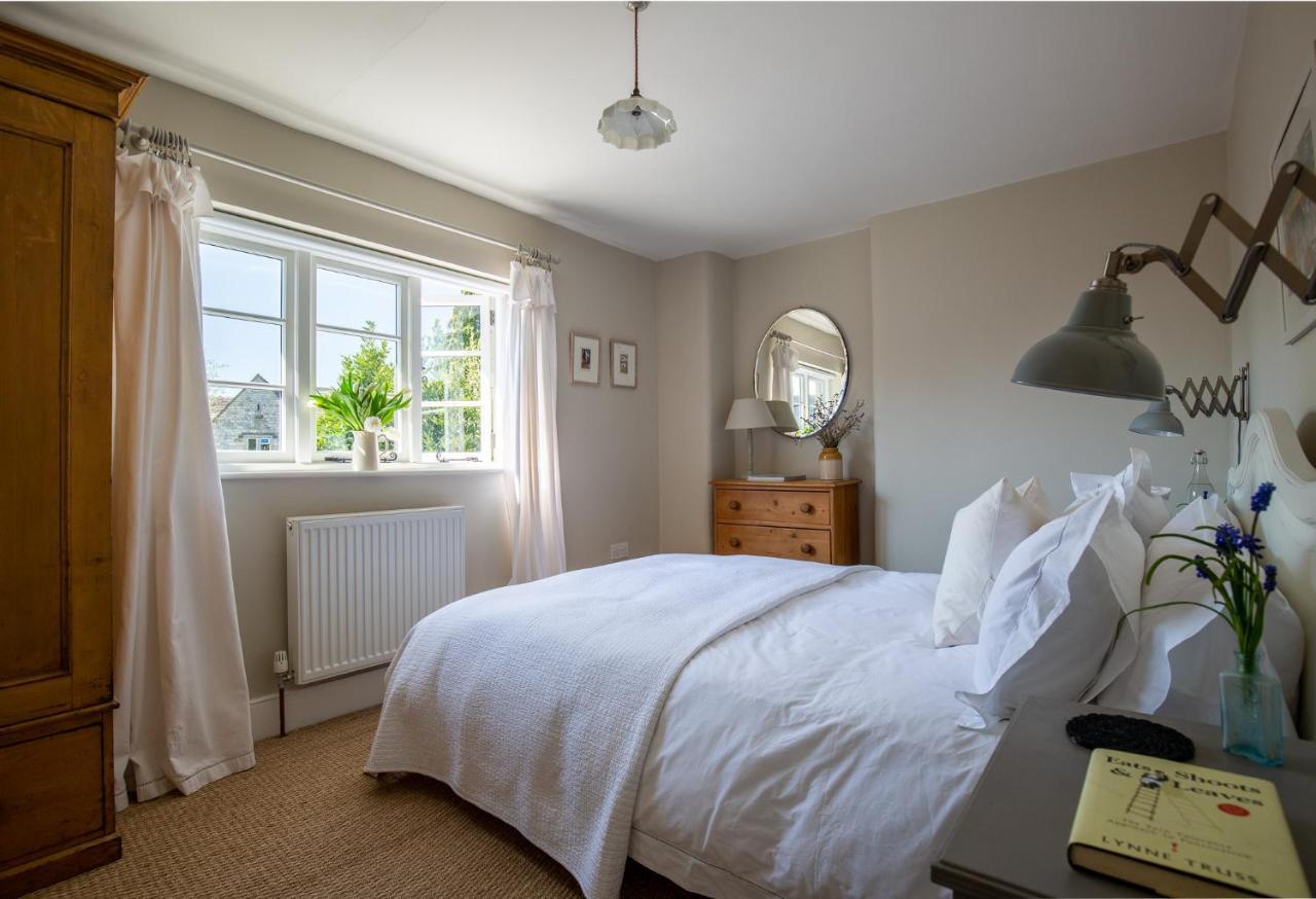 Gleneda Cottage - A Renovated, Traditional Cotswold Cottage Full Of Charm With Fireplace And Garden Bourton on the Hill エクステリア 写真