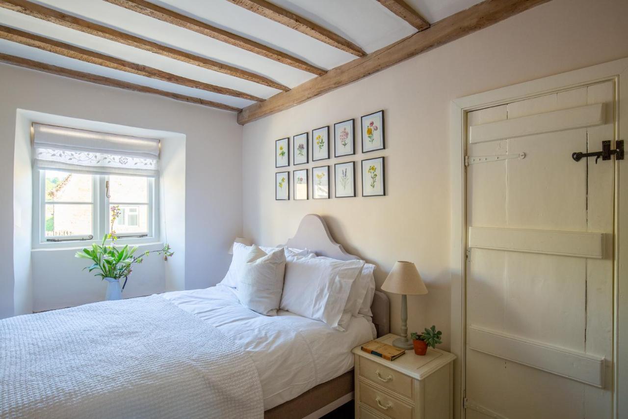 Gleneda Cottage - A Renovated, Traditional Cotswold Cottage Full Of Charm With Fireplace And Garden Bourton on the Hill エクステリア 写真