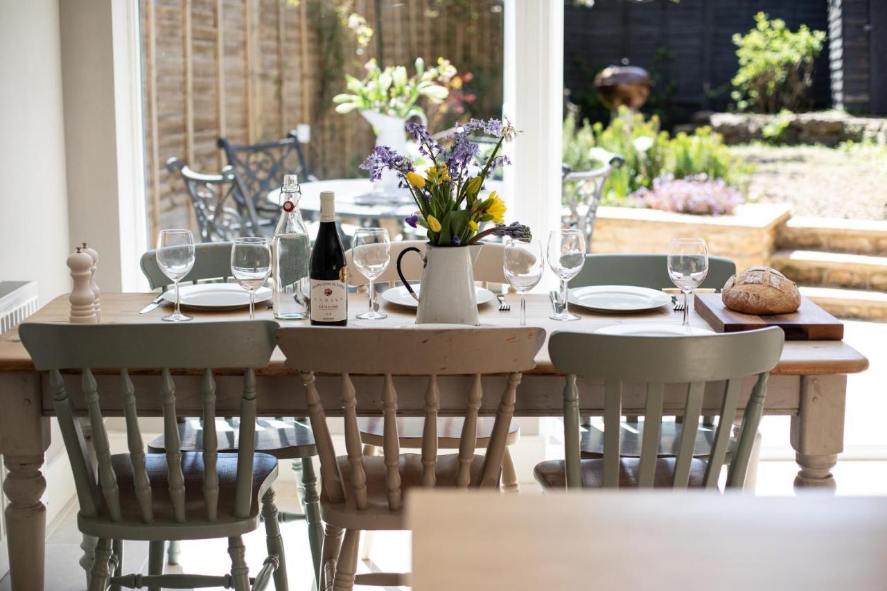 Gleneda Cottage - A Renovated, Traditional Cotswold Cottage Full Of Charm With Fireplace And Garden Bourton on the Hill エクステリア 写真