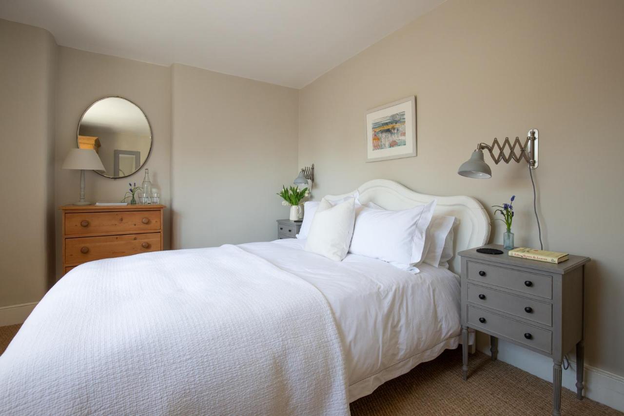 Gleneda Cottage - A Renovated, Traditional Cotswold Cottage Full Of Charm With Fireplace And Garden Bourton on the Hill エクステリア 写真